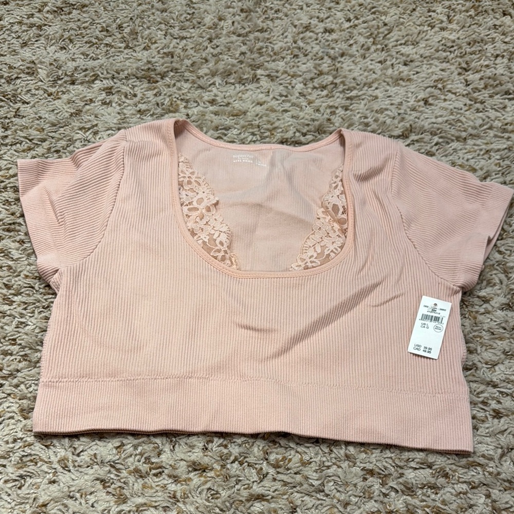 NWT. Aerie Women's Pink Lace Detail ribbed crop top. Size L